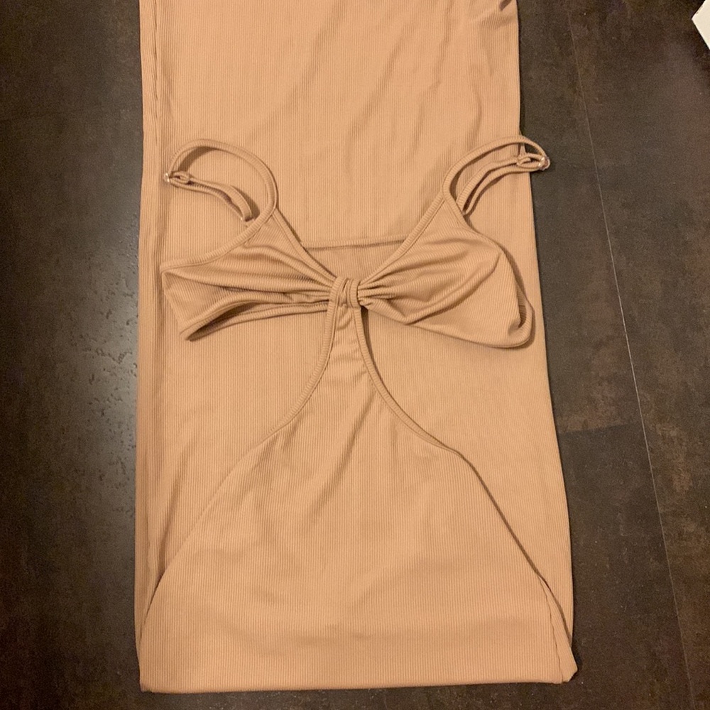 Cut Out Dress - Picture 4 of 5